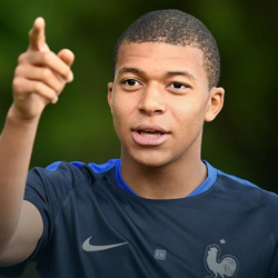 Wenger odbył rozmowę z Mbappe?