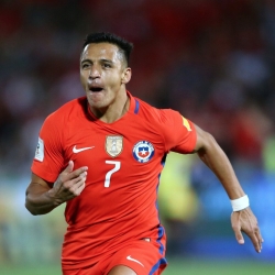 Alexis najlepszym strzelcem Chile w historii