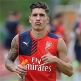 Bellerin: Rehabilitacja przebiega bardzo dobrze