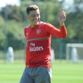 Neville: Z Özilem nie da się wygrać Premier League