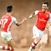 Özil o współpracy z Alexisem i Cazorlą