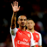 Lekcja futbolu, Arsenal pokonuje Basel po 2 golach Walcotta