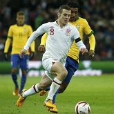 Spokojne lato dla Wilshere'a i Chamberlaina